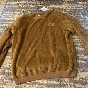 NWT Ugg fuzzy crewneck size M